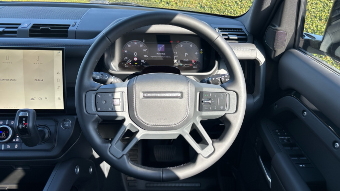 Land Rover Defender 3.0 D350 X-Dynamic HSE 110 5dr Auto Diesel Estate - Image 15